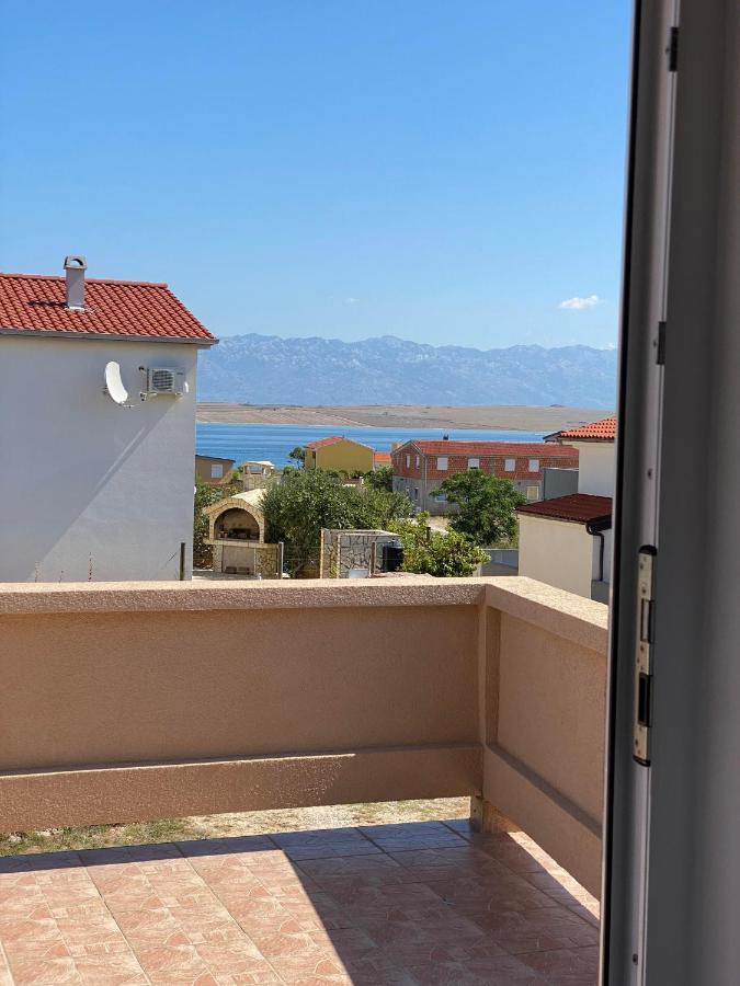 Beachfront Apartment Вир Екстериор снимка