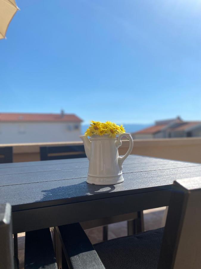 Beachfront Apartment Вир Екстериор снимка